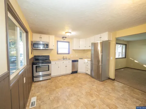 Renovated cottage kitchen